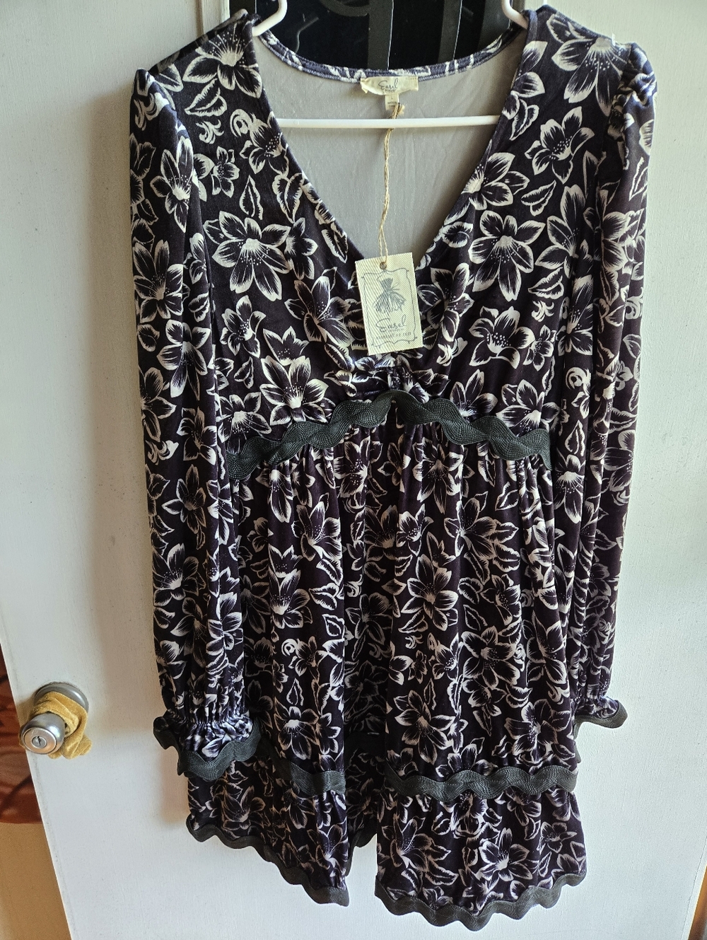 Easel Black Floral V-Neck Babydoll Tunic Dress NWT